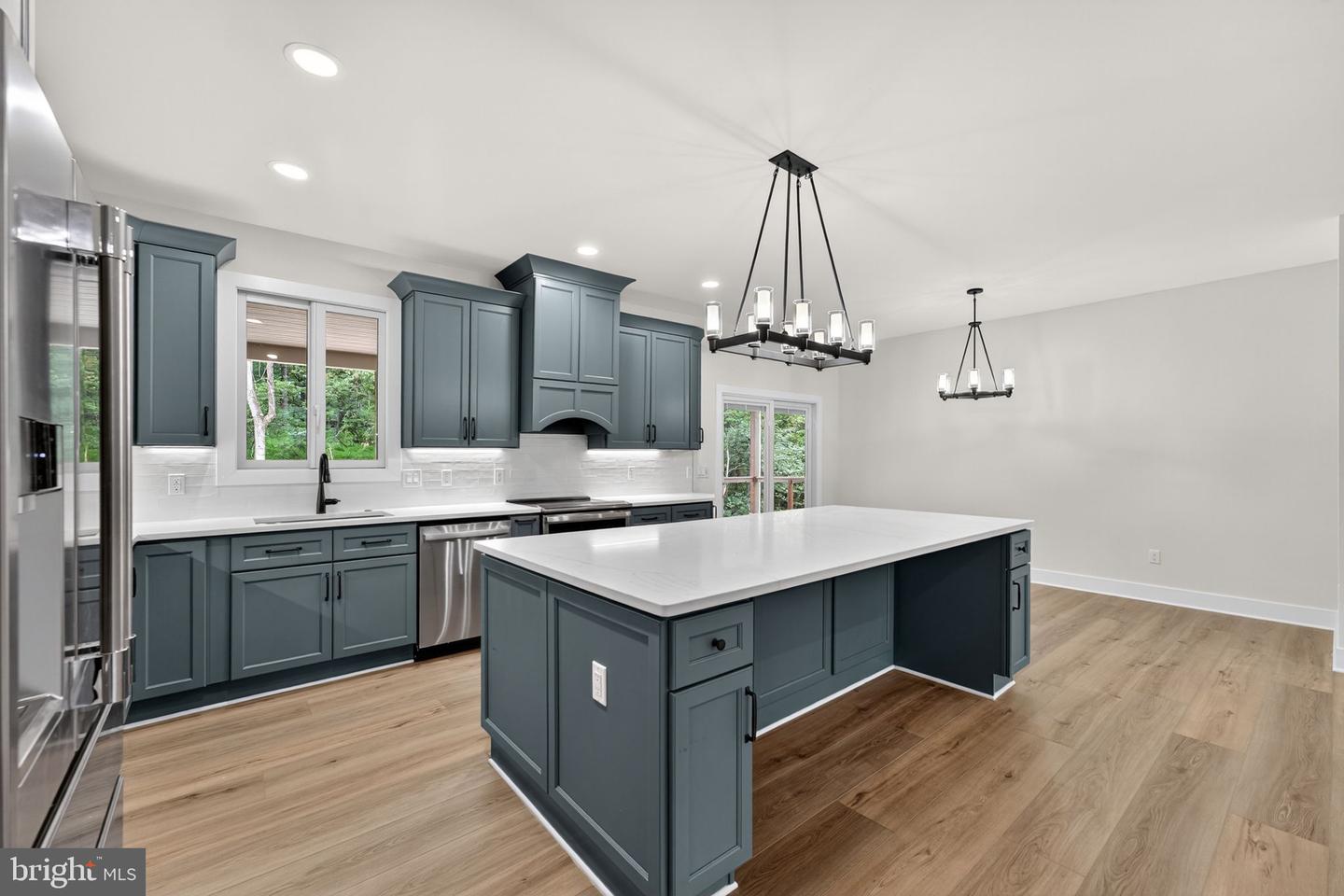 Warrenton, Virginia, 20187, United States, 3 Bedrooms Bedrooms, ,4 BathroomsBathrooms,Residential,Active,1963257