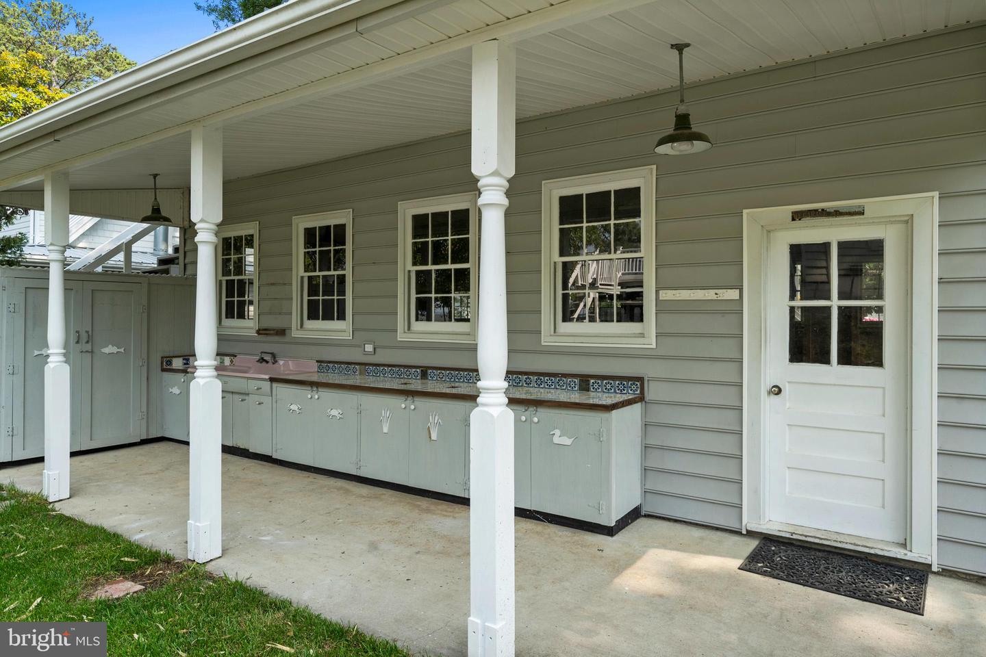 Cobb Island, Maryland, 20625, United States, 6 Bedrooms Bedrooms, ,6 BathroomsBathrooms,Residential,Contingent,1849506