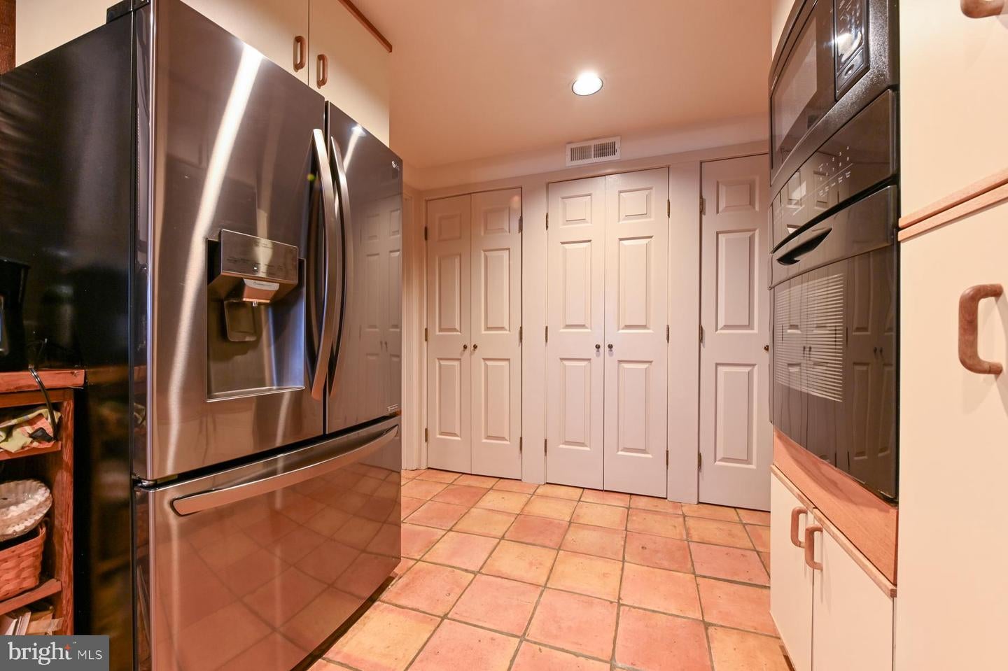 Queenstown, Maryland, 21658, United States, 4 Bedrooms Bedrooms, ,3 BathroomsBathrooms,Residential,Active,1998763