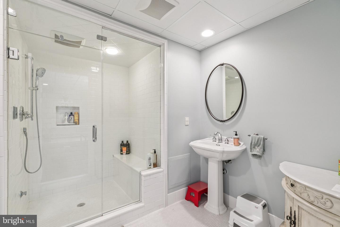 Washington Crossing, Pennsylvania, 18977, United States, 4 Bedrooms Bedrooms, ,5 BathroomsBathrooms,Residential,Contingent,1993615