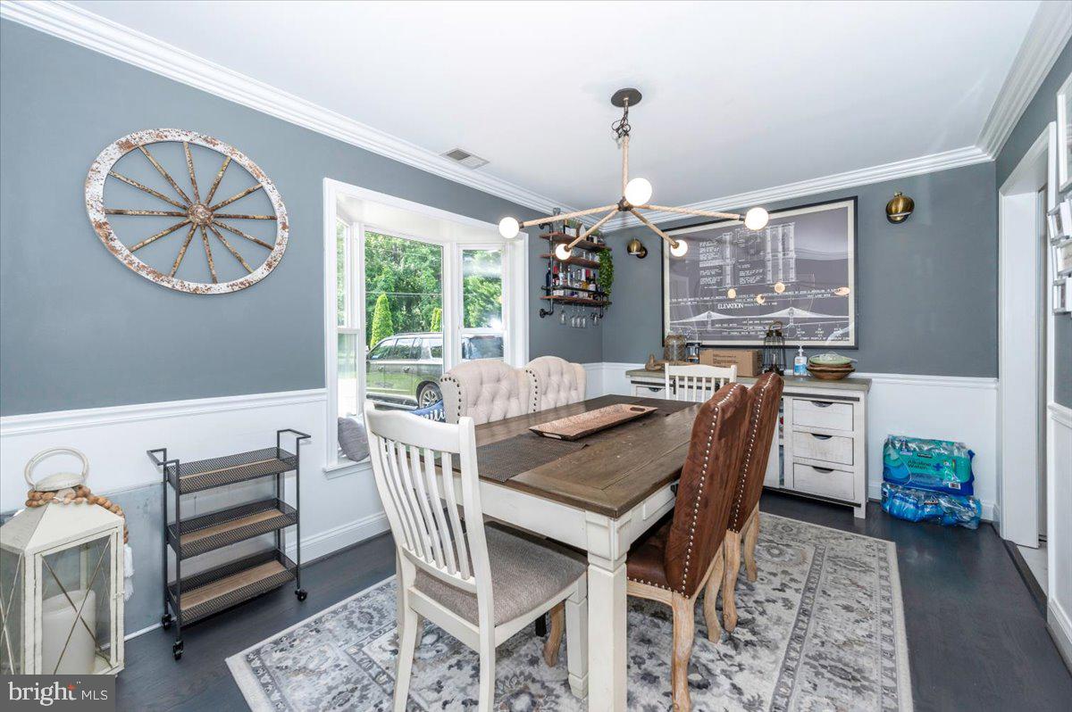Fairfax, Virginia, 22030, United States, 5 Bedrooms Bedrooms, ,4 BathroomsBathrooms,Residential,Active,1892608