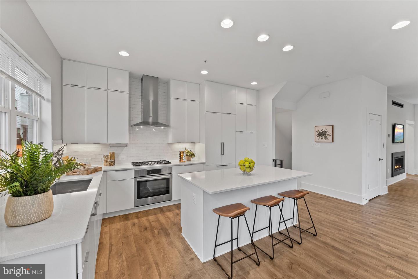 Potomac, Maryland, 20854, United States, 4 Bedrooms Bedrooms, ,5 BathroomsBathrooms,Residential,Active,1961966