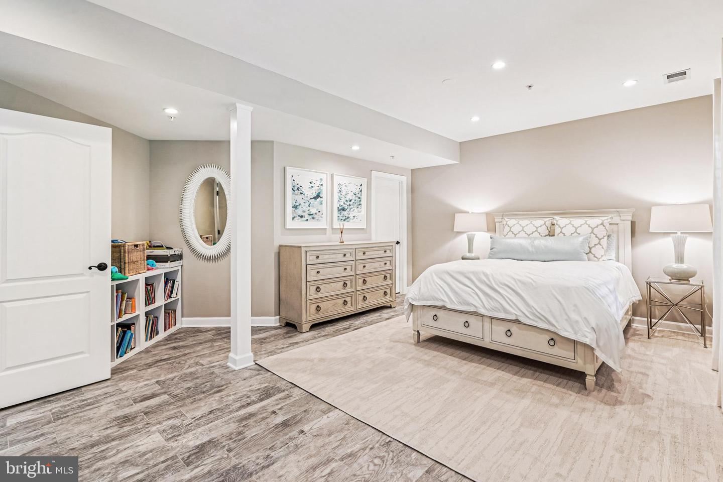 Leesburg, Virginia, 20175, United States, 5 Bedrooms Bedrooms, ,6 BathroomsBathrooms,Residential,Active,1987213