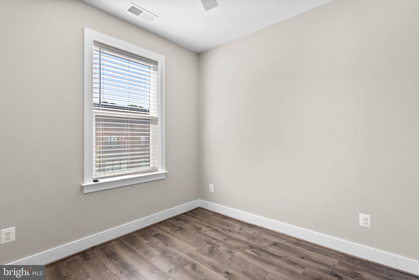 Rockville, Maryland, 20852, United States, 5 Bedrooms Bedrooms, ,5 BathroomsBathrooms,Residential,Active,1954009