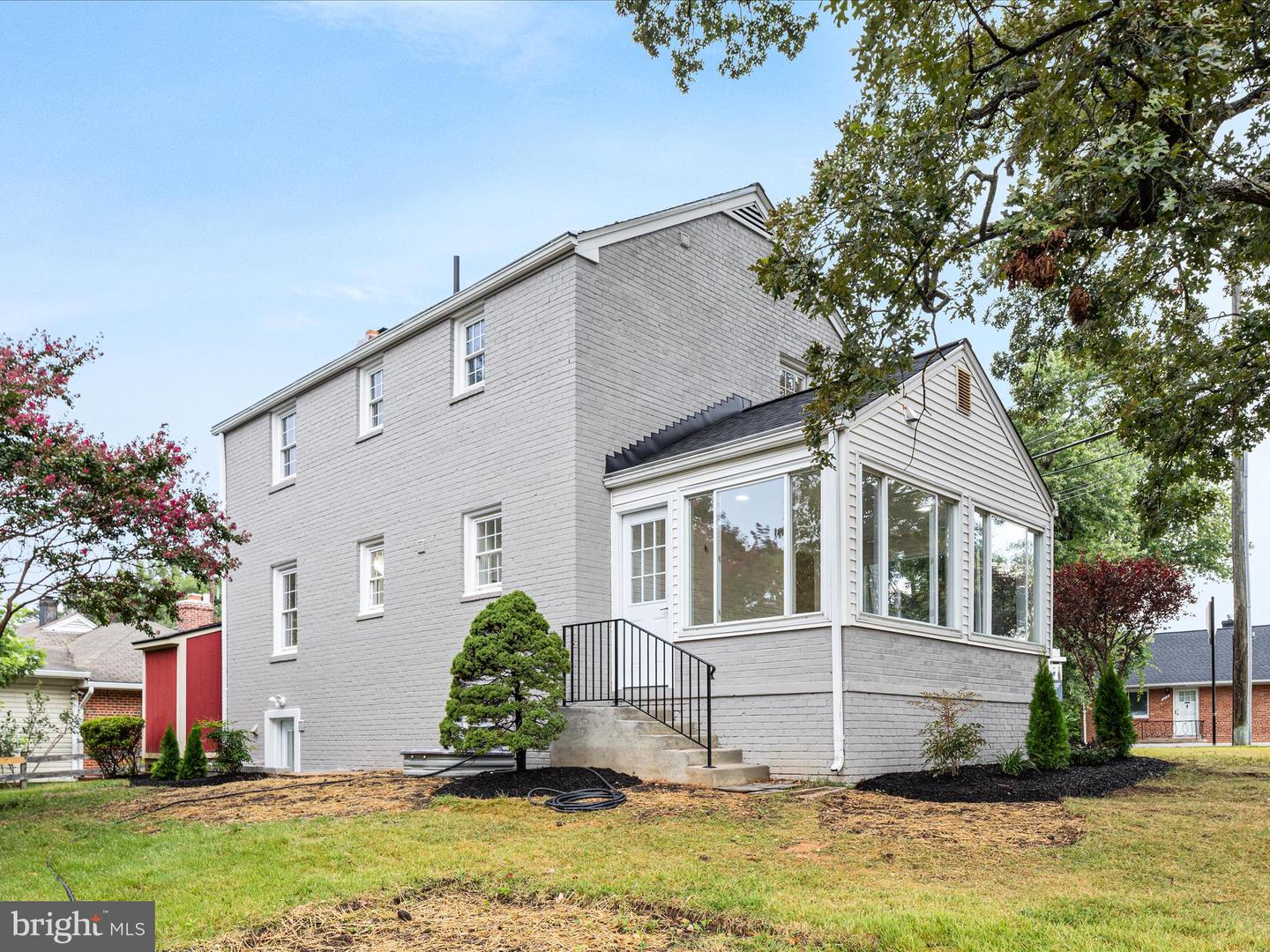 Arlington, Virginia, 22205, United States, 4 Bedrooms Bedrooms, ,4 BathroomsBathrooms,Residential,Active,1936390