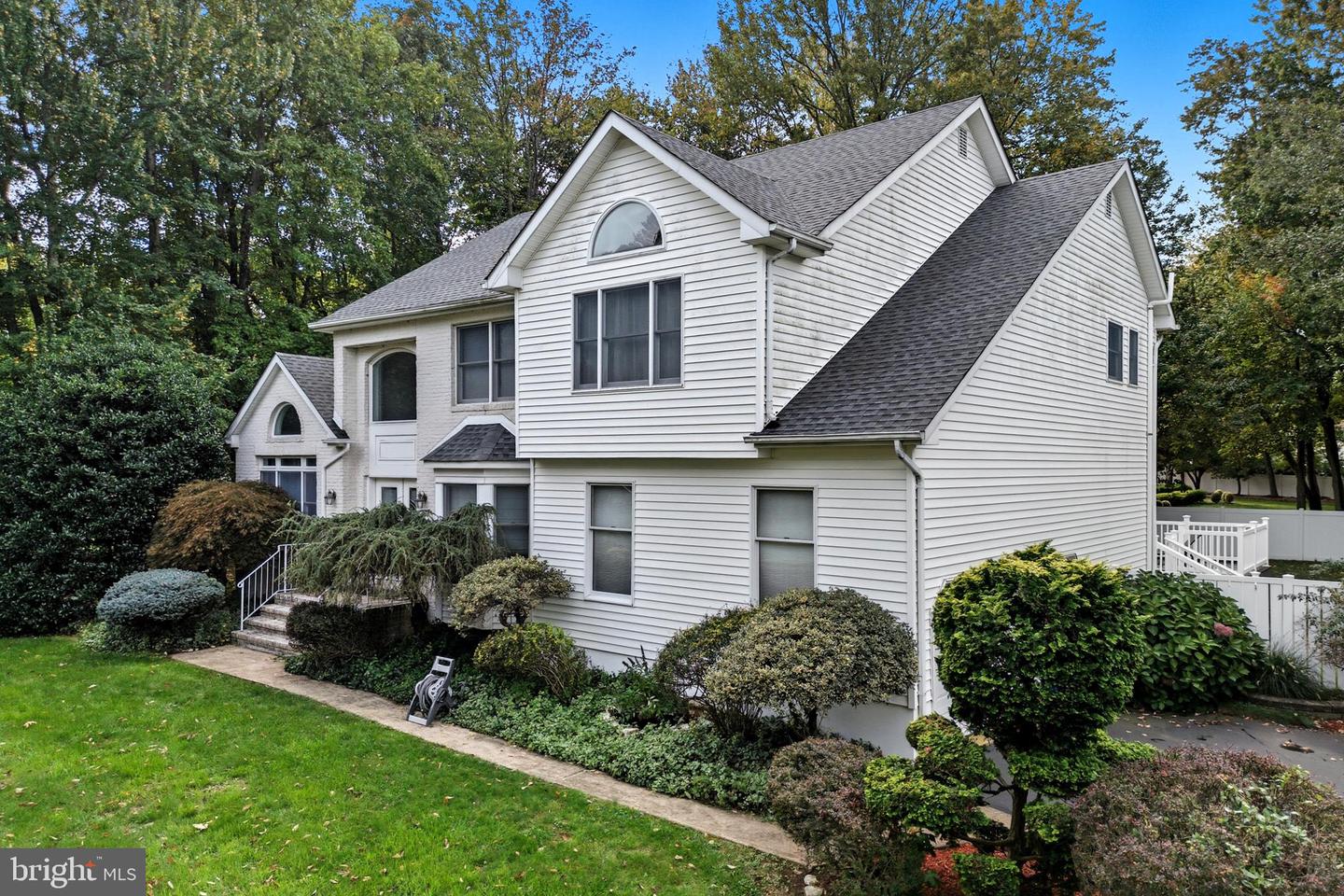 Monroe Township, New Jersey, 08831, United States, 4 Bedrooms Bedrooms, ,3 BathroomsBathrooms,Residential,Active,1962243