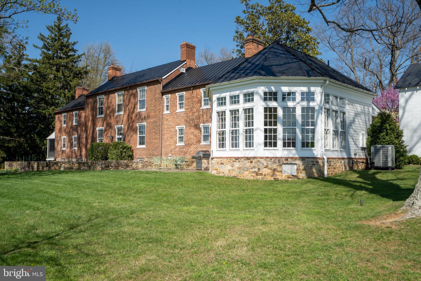 Waterford, Virginia, 20197, United States, 4 Bedrooms Bedrooms, ,5 BathroomsBathrooms,Residential,Active,1771409