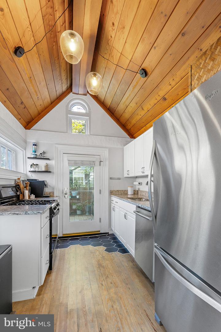 Alexandria, Virginia, 22314, United States, 3 Bedrooms Bedrooms, ,3 BathroomsBathrooms,Residential,Active,1927676