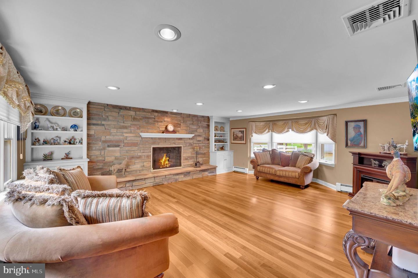 Freehold, New Jersey, 07728, United States, 3 Bedrooms Bedrooms, ,3 BathroomsBathrooms,Residential,Active,1922297