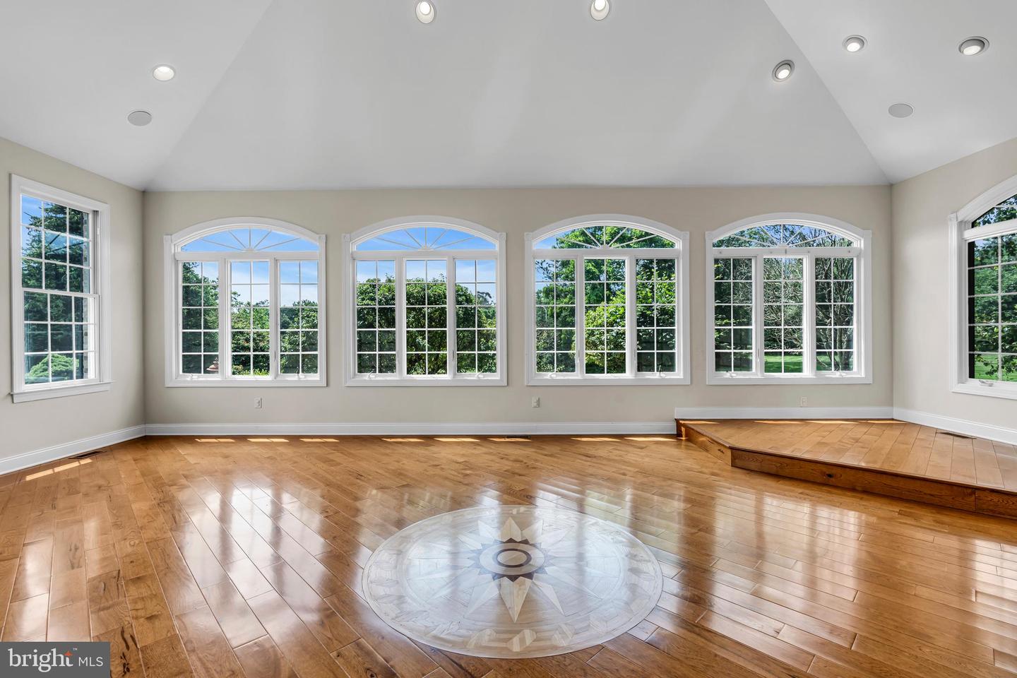 Farmingdale, New Jersey, 07727, United States, ,6 BathroomsBathrooms,Residential,Active,1868131