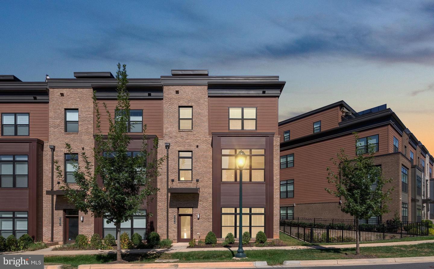 Rockville, Maryland, 20852, United States, 5 Bedrooms Bedrooms, ,5 BathroomsBathrooms,Residential,Active,2044158