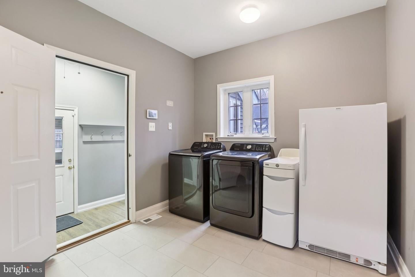 Clarksburg, Maryland, 20871, United States, 5 Bedrooms Bedrooms, ,4 BathroomsBathrooms,Residential,Active,2025637