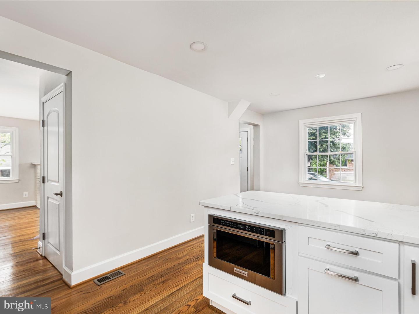 Arlington, Virginia, 22205, United States, 4 Bedrooms Bedrooms, ,4 BathroomsBathrooms,Residential,Active,1936390