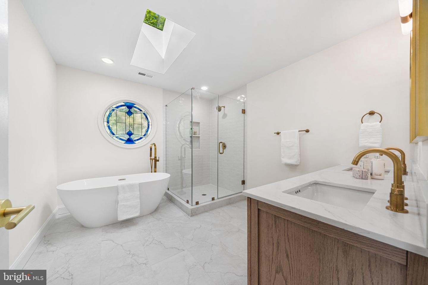 Clifton, Virginia, 20124, United States, 4 Bedrooms Bedrooms, ,4 BathroomsBathrooms,Residential,Active,2041351