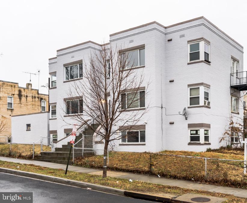 Washington, District Of Columbia, 20011, United States, ,Residential,Active,1987261 Washington, District Of Columbia, 20011, United States, ,Residential,Active,1987261