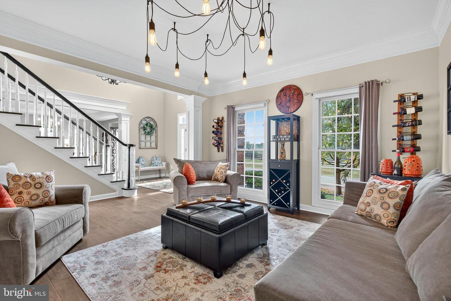 Aldie, Virginia, 20105, United States, 5 Bedrooms Bedrooms, ,5 BathroomsBathrooms,Residential,Active,2010541