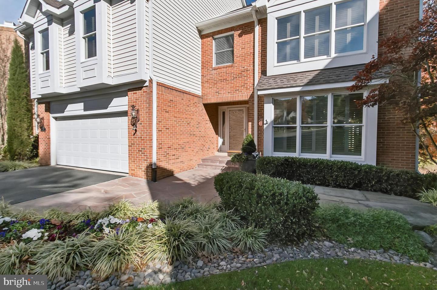 Falls Church, Virginia, 22042, United States, 4 Bedrooms Bedrooms, ,5 BathroomsBathrooms,Residential,Active,1988475