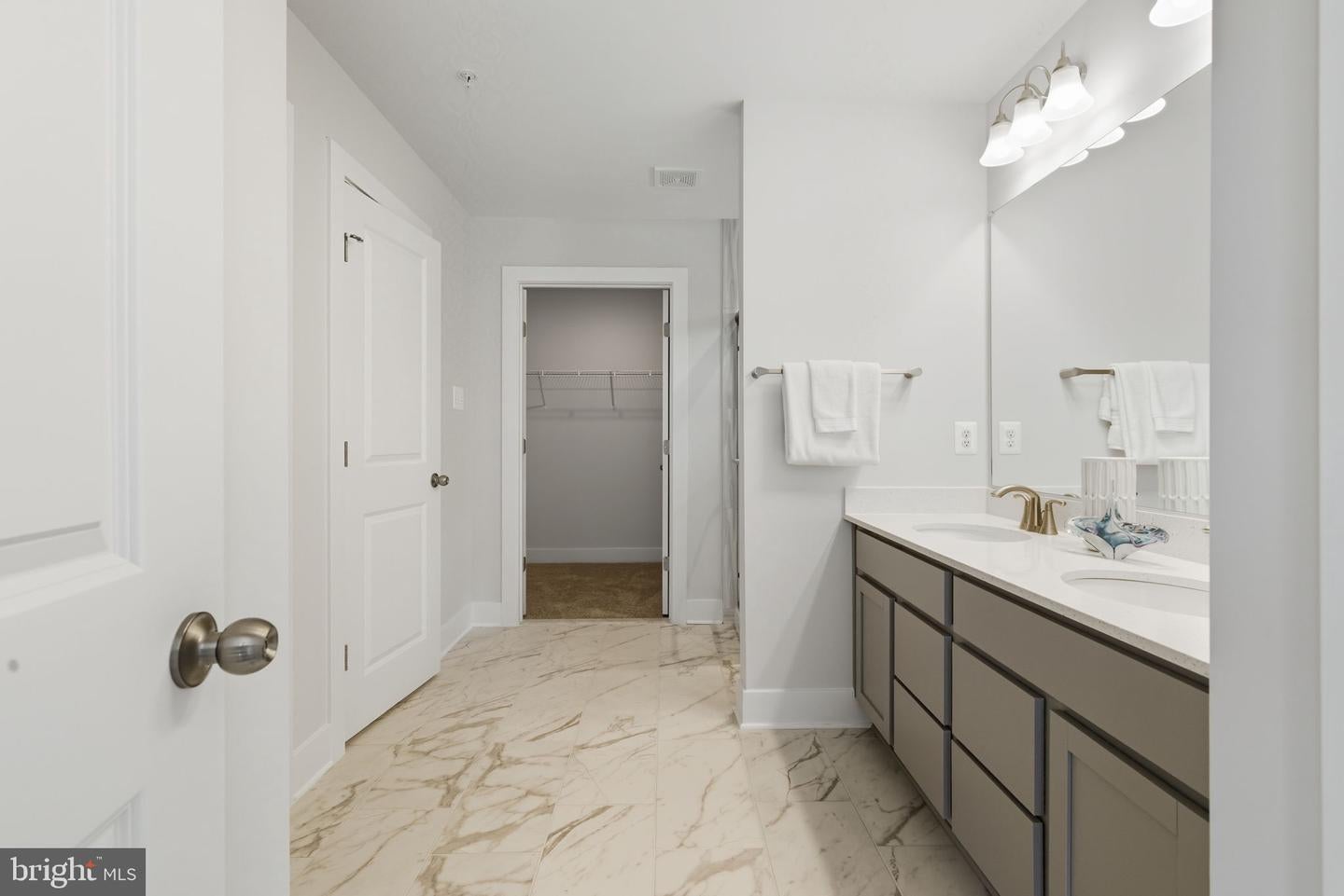 Washington Grove, Maryland, 20880, United States, 4 Bedrooms Bedrooms, ,4 BathroomsBathrooms,Residential,Active,1967308