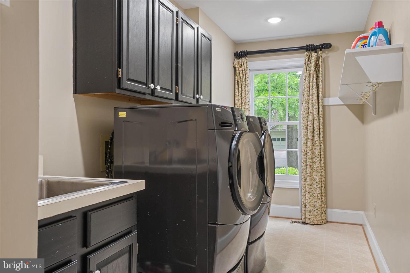 Rockville, Maryland, 20852, United States, 4 Bedrooms Bedrooms, ,4 BathroomsBathrooms,Residential,Active,2045026