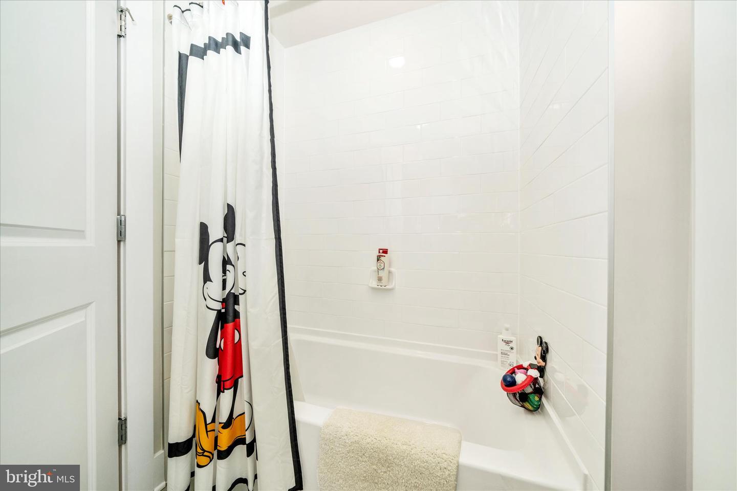 Germantown, Maryland, 20874, United States, 7 Bedrooms Bedrooms, ,6 BathroomsBathrooms,Residential,Active,2045016
