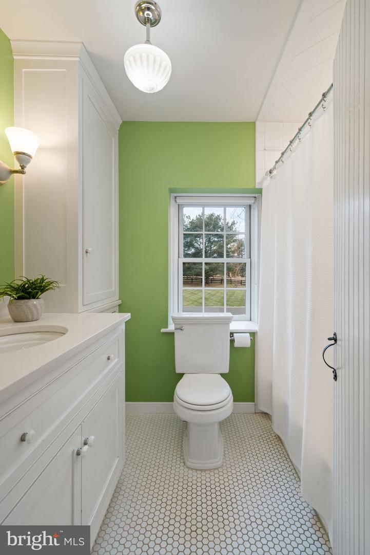 Leesburg, Virginia, 20175, United States, 4 Bedrooms Bedrooms, ,5 BathroomsBathrooms,Residential,Active,2011862