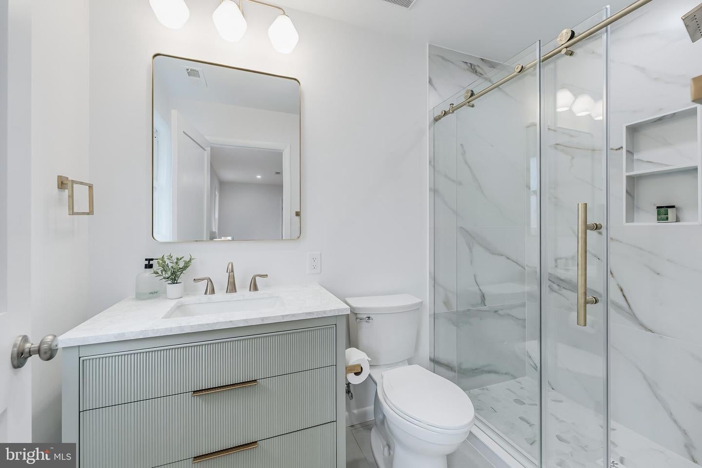 Arlington, Virginia, 22204, United States, 4 Bedrooms Bedrooms, ,3 BathroomsBathrooms,Residential,Active,2045018