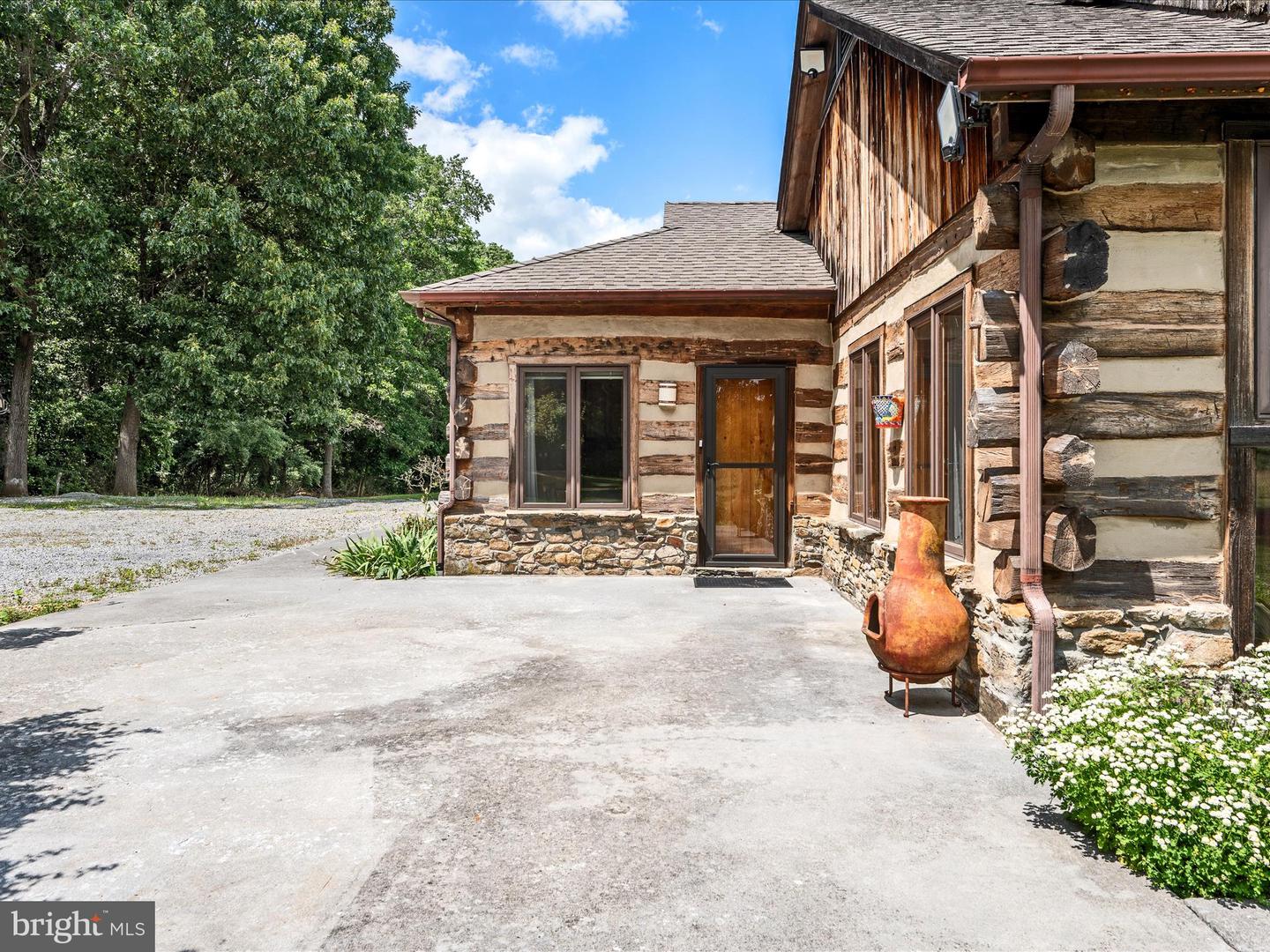 Berryville, Virginia, 22611, United States, 4 Bedrooms Bedrooms, ,3 BathroomsBathrooms,Residential,Active,1884871