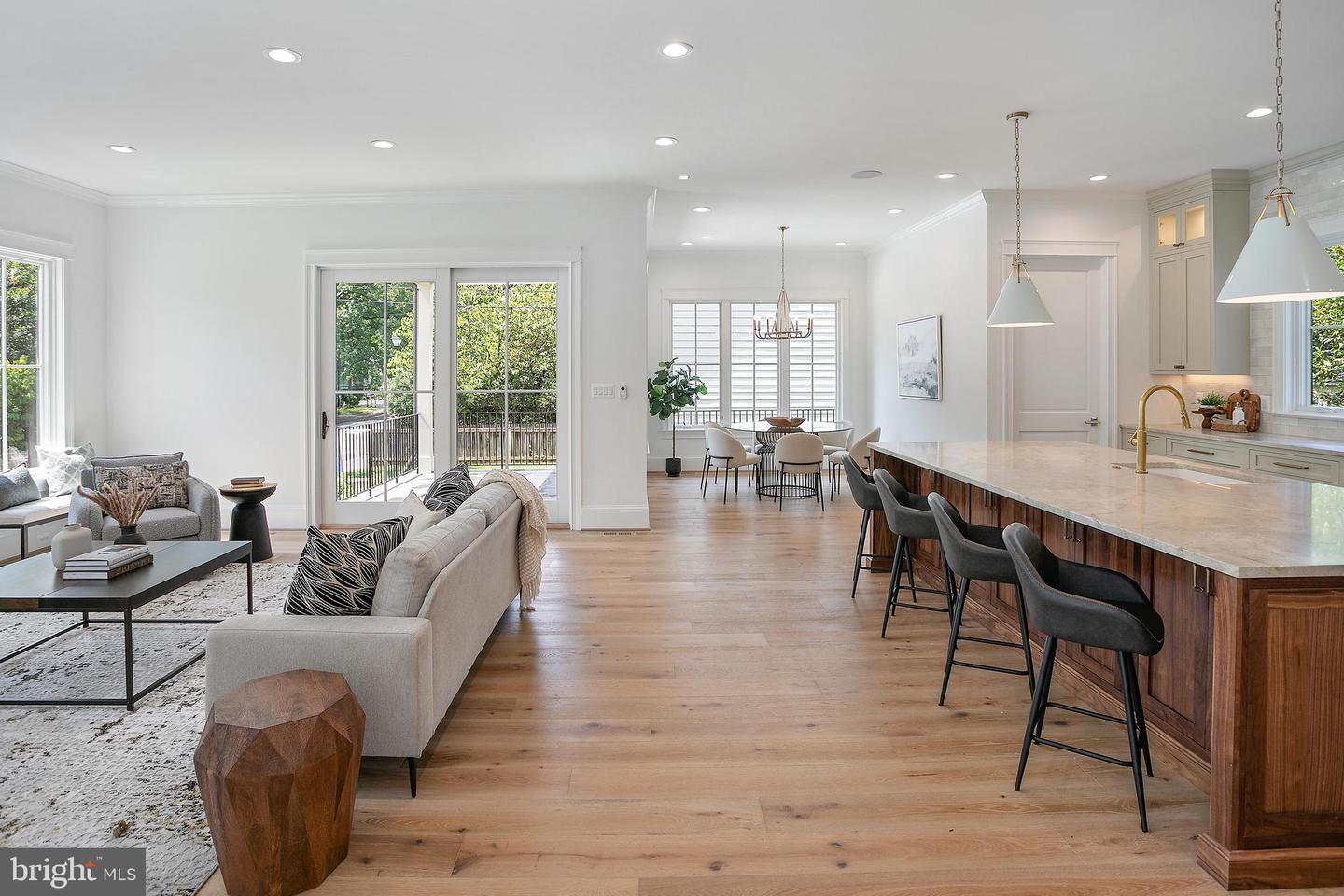 Arlington, Virginia, 22201, United States, 7 Bedrooms Bedrooms, ,8 BathroomsBathrooms,Residential,Active,1944105