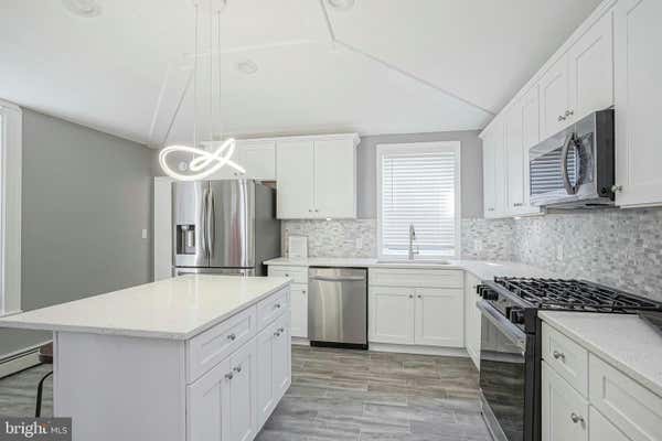 102 THOMPSON ST, BURLINGTON, NJ 08016 - Image 1