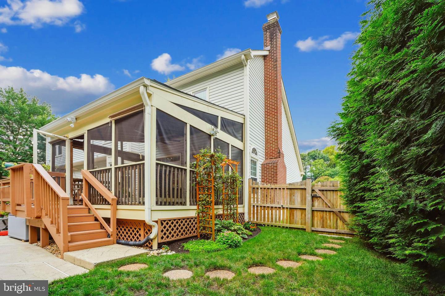 Centreville, Virginia, 20121, United States, 4 Bedrooms Bedrooms, ,5 BathroomsBathrooms,Residential,Active,1914622