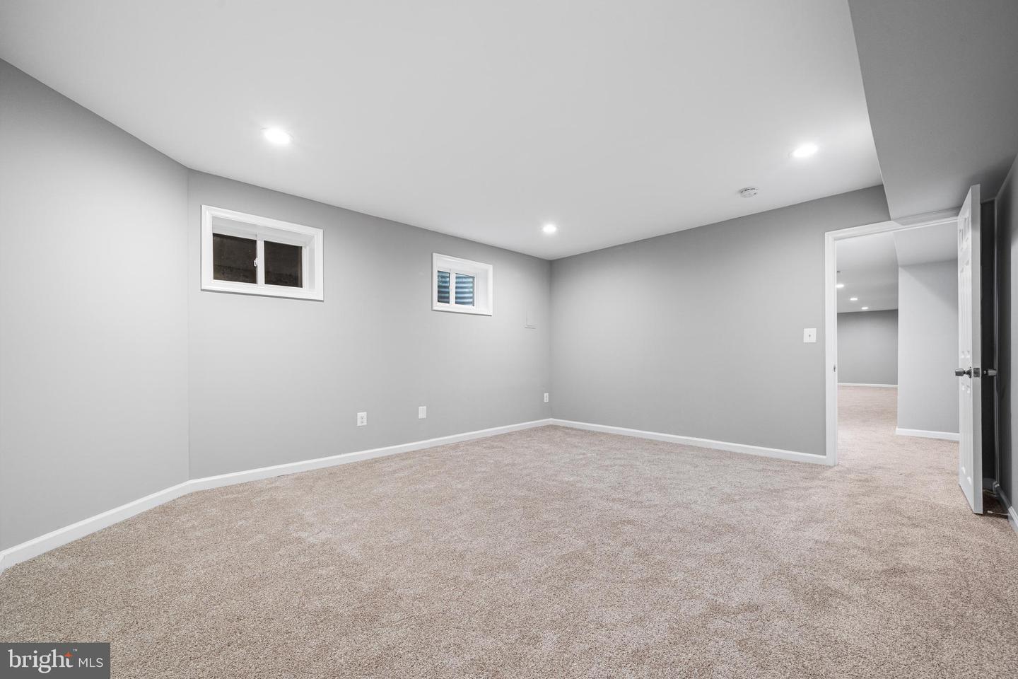 Clifton, Virginia, 20124, United States, 4 Bedrooms Bedrooms, ,4 BathroomsBathrooms,Residential,Active,2041351
