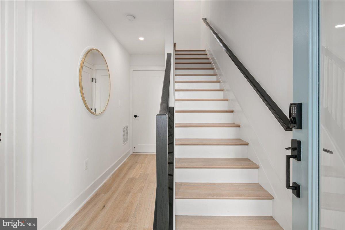 Arlington, Virginia, 22201, United States, 4 Bedrooms Bedrooms, ,5 BathroomsBathrooms,Residential,Active,2011879