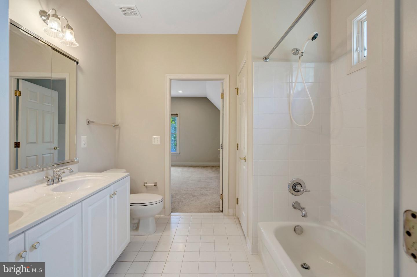 Haymarket, Virginia, 20169, United States, 5 Bedrooms Bedrooms, ,5 BathroomsBathrooms,Residential,Pending,2031766