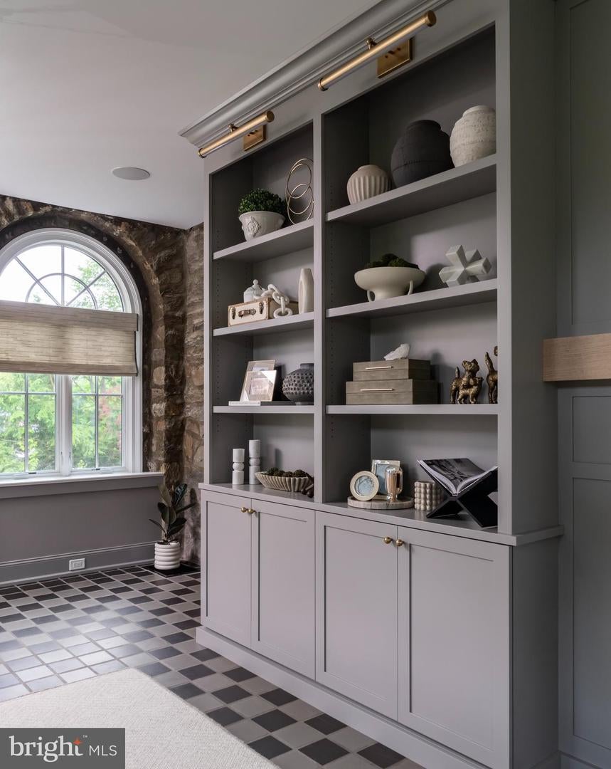 Berwyn, Pennsylvania, 19312, United States, 5 Bedrooms Bedrooms, ,6 BathroomsBathrooms,Residential,Active,1967285