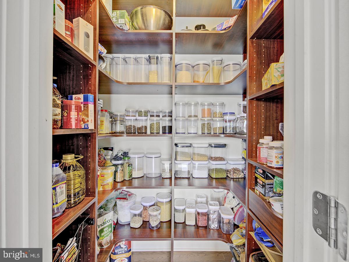 Monmouth Junction, New Jersey, 08852, United States, 5 Bedrooms Bedrooms, ,6 BathroomsBathrooms,Residential,Active,1820314