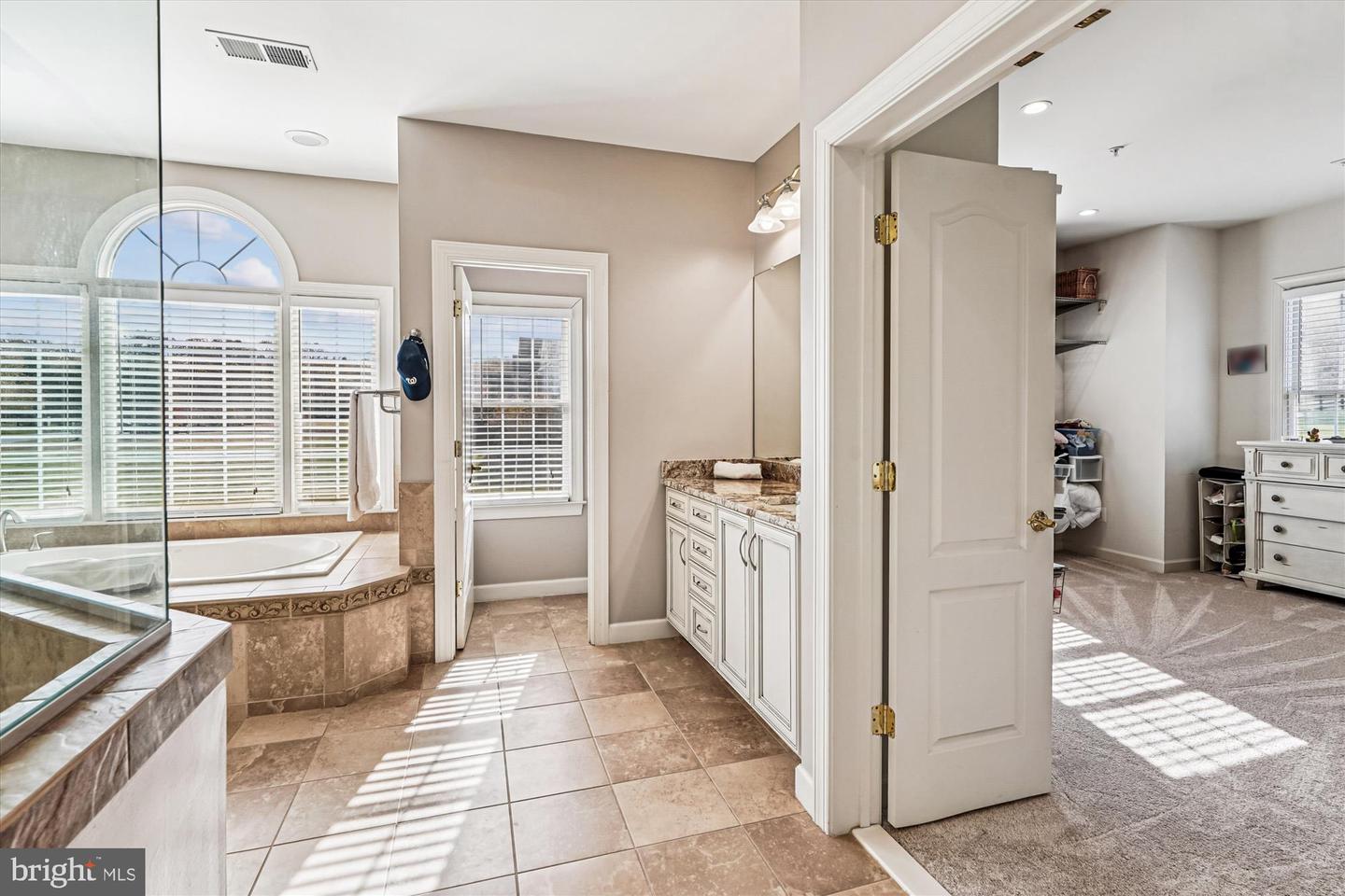 Leesburg, Virginia, 20175, United States, 5 Bedrooms Bedrooms, ,6 BathroomsBathrooms,Residential,Active,1987213