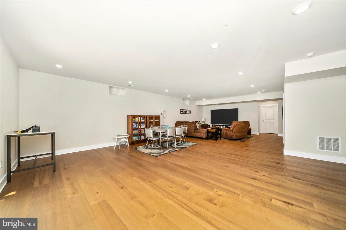 Germantown, Maryland, 20874, United States, 7 Bedrooms Bedrooms, ,6 BathroomsBathrooms,Residential,Active,2045016