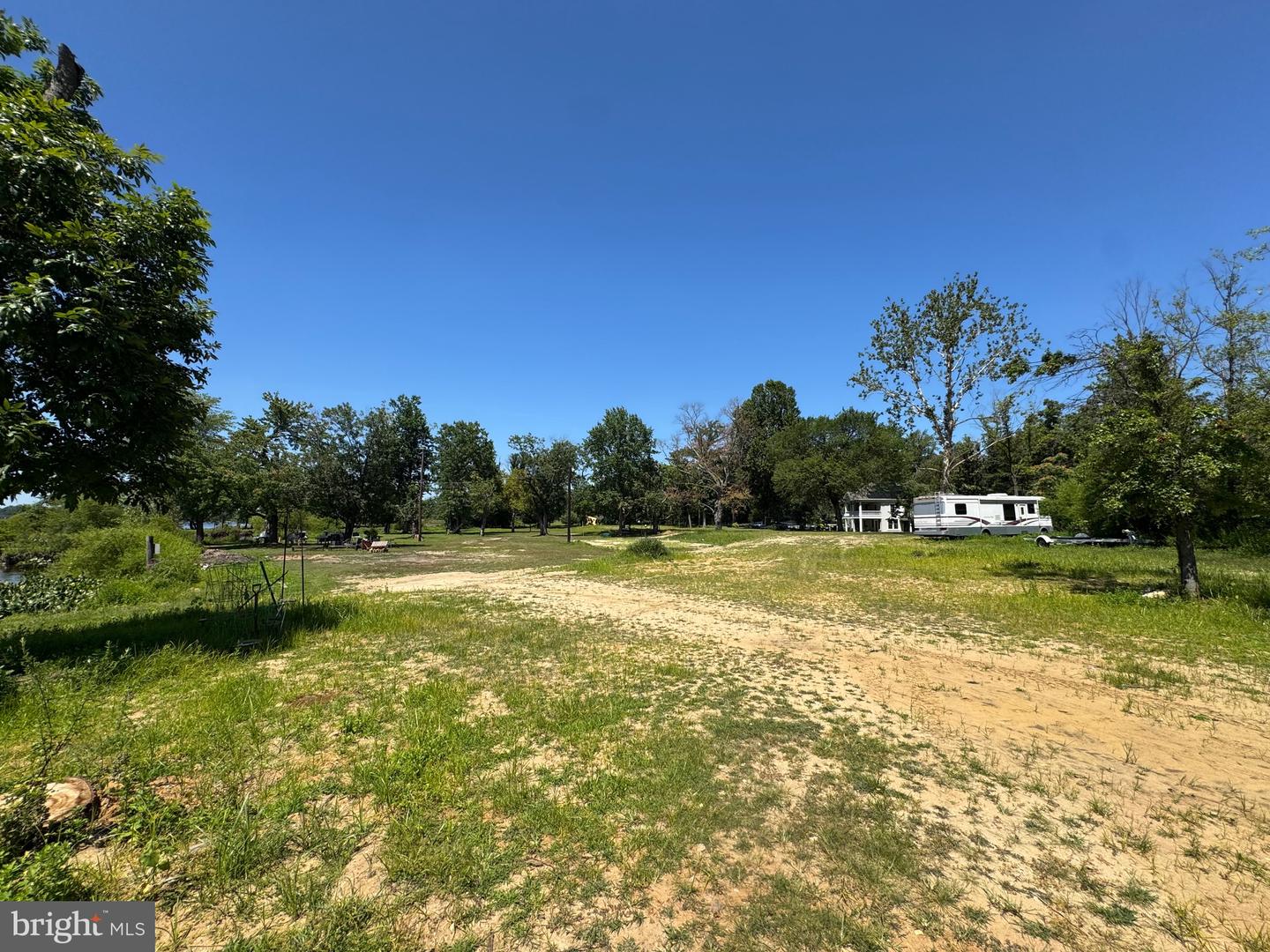 Delanco, New Jersey, 08075, United States, 5 Bedrooms Bedrooms, ,3 BathroomsBathrooms,Residential,Active,1914605