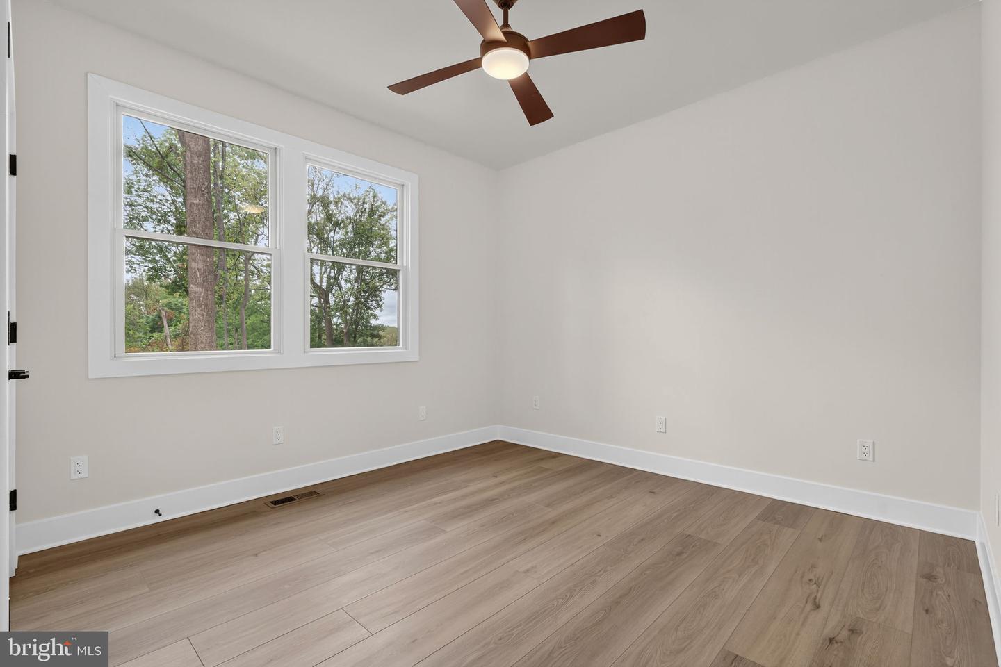 Warrenton, Virginia, 20187, United States, 3 Bedrooms Bedrooms, ,4 BathroomsBathrooms,Residential,Active,1963257