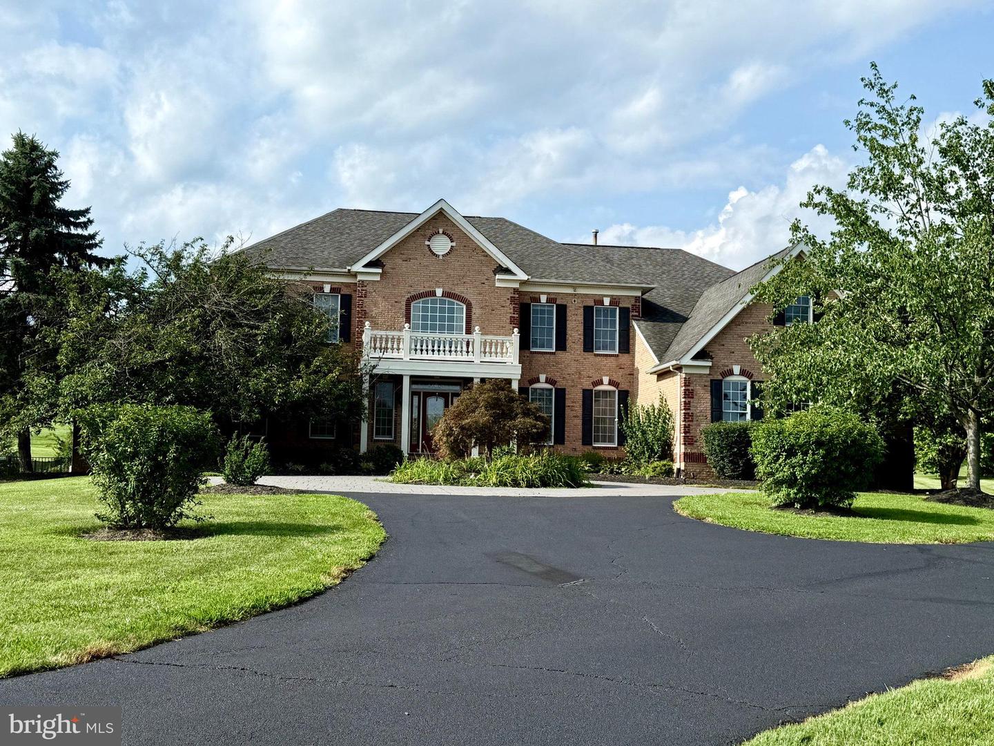Leesburg, Virginia, 20175, United States, 4 Bedrooms Bedrooms, ,5 BathroomsBathrooms,Residential,Active,1894598