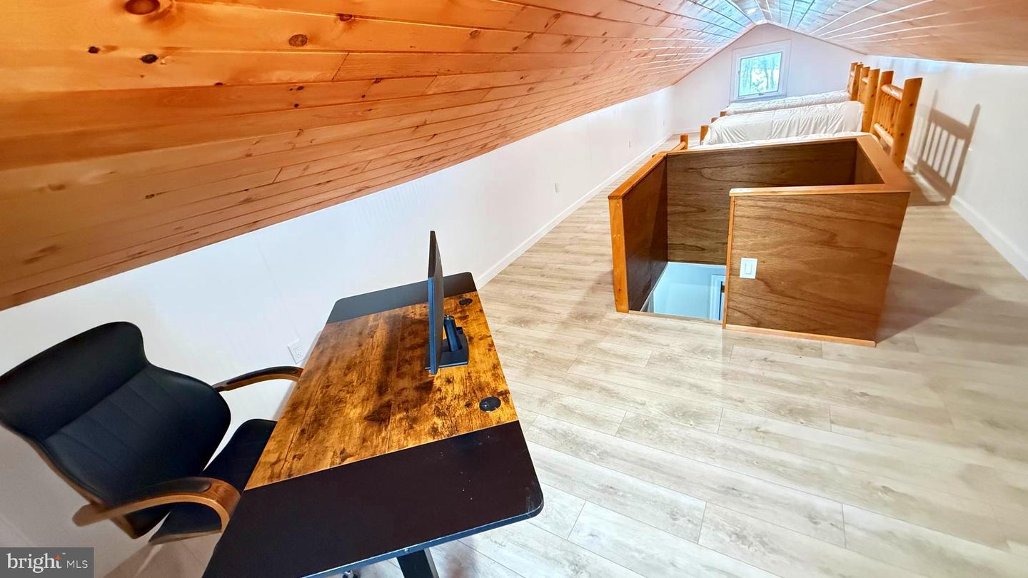 Lakeville, Pennsylvania, 18438, United States, 4 Bedrooms Bedrooms, ,2 BathroomsBathrooms,Residential,Active,2007650