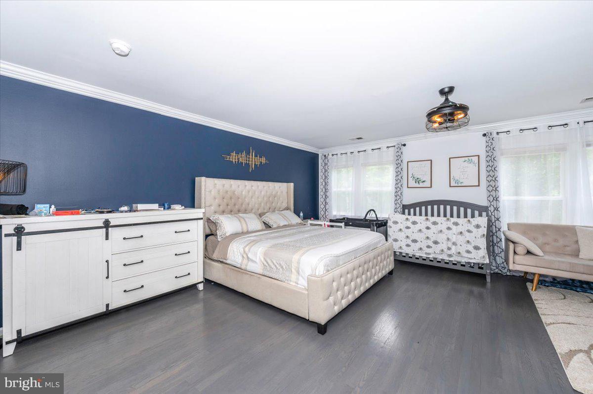 Fairfax, Virginia, 22030, United States, 5 Bedrooms Bedrooms, ,4 BathroomsBathrooms,Residential,Active,1892608