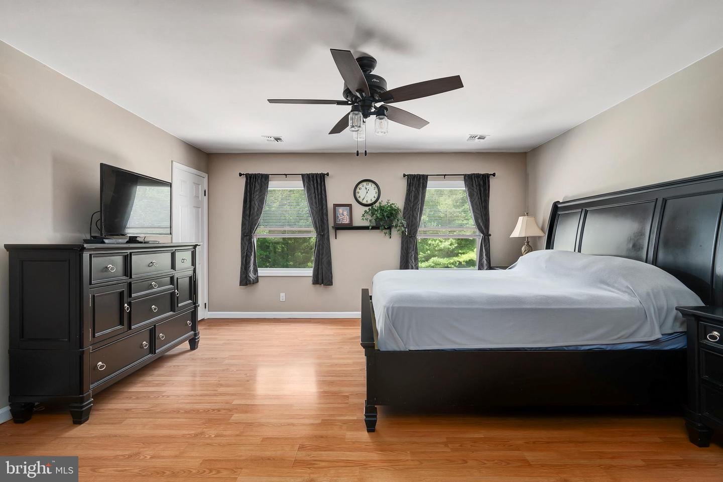 Manahawkin, New Jersey, 08050, United States, 4 Bedrooms Bedrooms, ,3 BathroomsBathrooms,Residential,Active,1879973