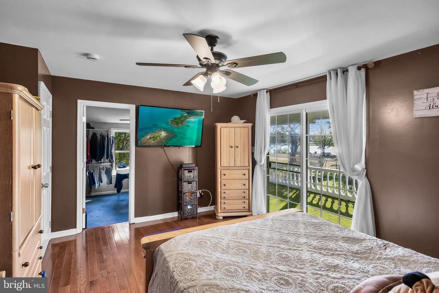 Delanco, New Jersey, 08075, United States, 5 Bedrooms Bedrooms, ,3 BathroomsBathrooms,Residential,Active,1914605