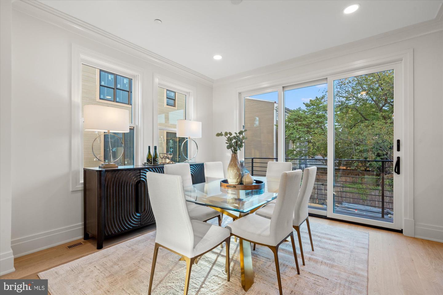 Alexandria, Virginia, 22314, United States, 4 Bedrooms Bedrooms, ,5 BathroomsBathrooms,Residential,Active,1993677