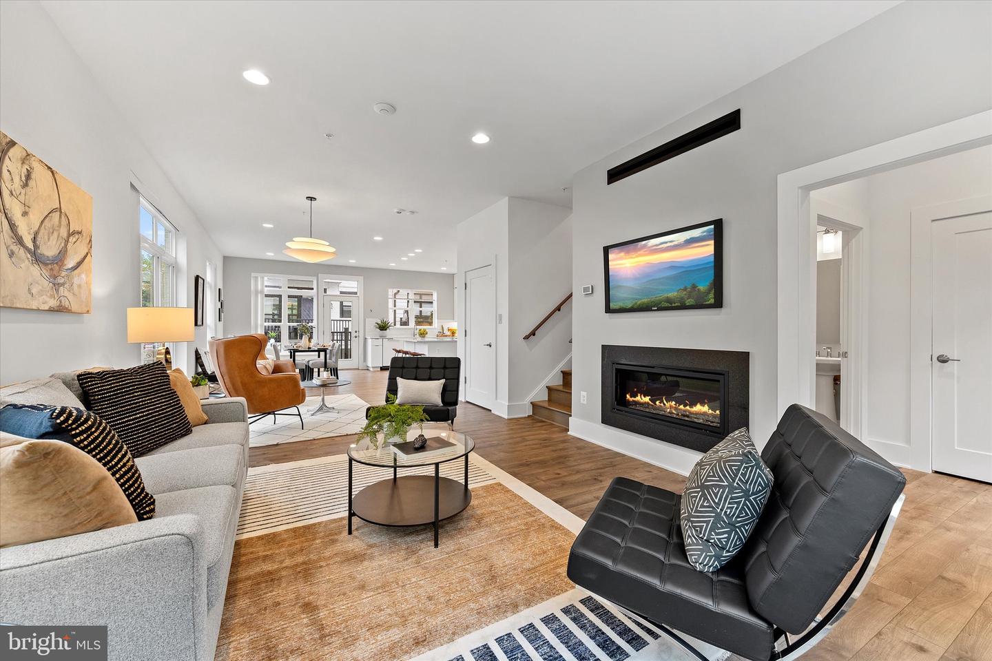 Potomac, Maryland, 20854, United States, 4 Bedrooms Bedrooms, ,5 BathroomsBathrooms,Residential,Active,1961966