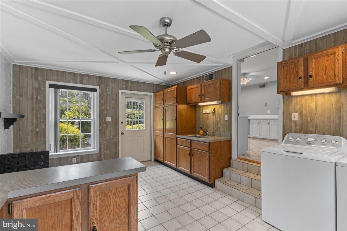 Great Falls, Virginia, 22066, United States, 5 Bedrooms Bedrooms, ,3 BathroomsBathrooms,Residential,Active,1941376