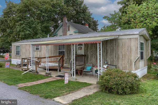 37 S PARISH AVE, NEWMANSTOWN, PA 17073 - Image 1