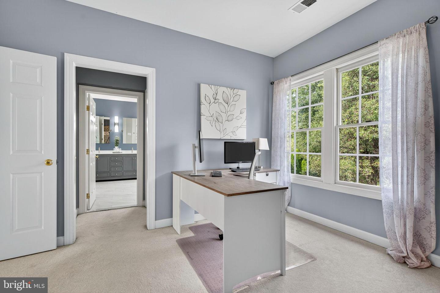 Aldie, Virginia, 20105, United States, 5 Bedrooms Bedrooms, ,5 BathroomsBathrooms,Residential,Active,2010541