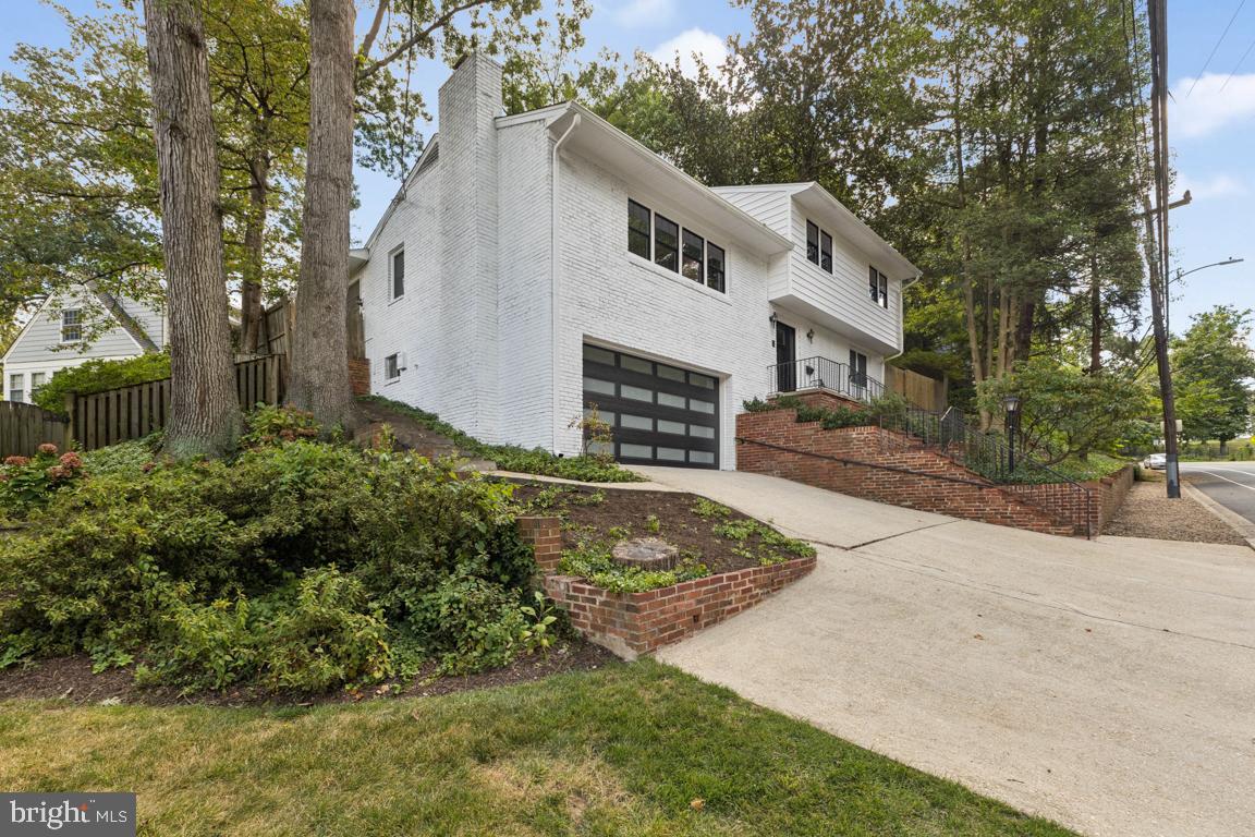 Arlington, Virginia, 22207, United States, 4 Bedrooms Bedrooms, ,3 BathroomsBathrooms,Residential,Active,1934775